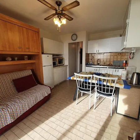 2 Pièces En Bord De Avec Parking Privé à - Fr-1-338-409 *